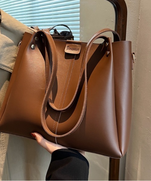 cammie(キャミー)の「フェイクレザー2WAYバッグ(ショルダーバッグ・レディース・キャメル/ベージュ/オフホワイト/ブラック・F)」の18枚目の写真