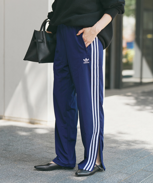 Spick & Span（スピックアンドスパン）の「adidas / アディダス FIREBIRD TP（その他パンツ・レディース・ネイビー・SMALL/MEDIUM）」の3枚目の写真