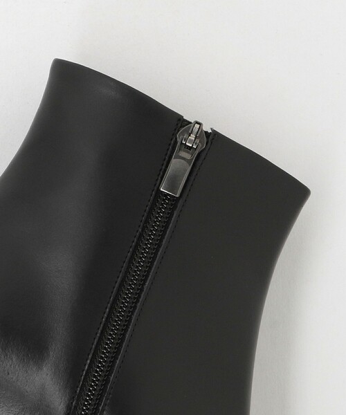 UNITED ARROWS（ユナイテッドアローズ）の「レザー ショートブーツ（ブーツ・レディース・オフホワイト/ブラック・38/35/36/37/35h/36h/37h）」の3枚目の写真