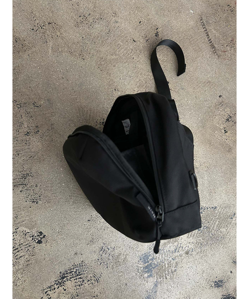 NOIR(ノワール)の「【NoiR / ノワール】Individually Shoulder / インディビジュアリー ショルダー/N25006/4.8L(ショルダーバッグ・メンズ・ブラック系その他/ブラック系その他2・フリー)」の7枚目の写真