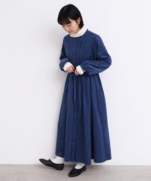 l'atelier du savon（アトリエドサボン）の「21Wシャツコール　タックワンピース（ワンピース・レディース・ブルー/オフホワイト/カーキ/ブラック・FREE）」の7枚目の写真