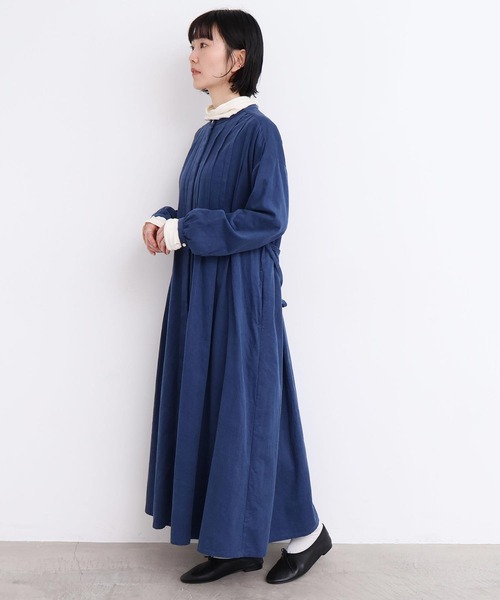 l'atelier du savon（アトリエドサボン）の「21Wシャツコール　タックワンピース（ワンピース・レディース・ブルー/オフホワイト/カーキ/ブラック・FREE）」の22枚目の写真