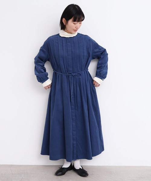 l'atelier du savon（アトリエドサボン）の「21Wシャツコール　タックワンピース（ワンピース・レディース・ブルー/オフホワイト/カーキ/ブラック・FREE）」の6枚目の写真