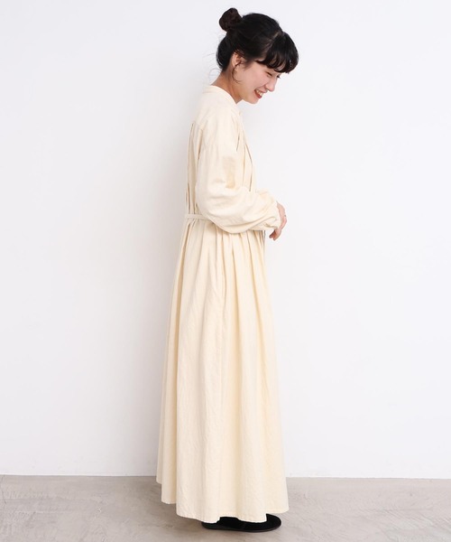 l'atelier du savon（アトリエドサボン）の「21Wシャツコール　タックワンピース（ワンピース・レディース・ブルー/オフホワイト/カーキ/ブラック・FREE）」の11枚目の写真
