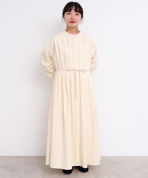 l'atelier du savon（アトリエドサボン）の「21Wシャツコール　タックワンピース（ワンピース・レディース・ブルー/オフホワイト/カーキ/ブラック・FREE）」の13枚目の写真