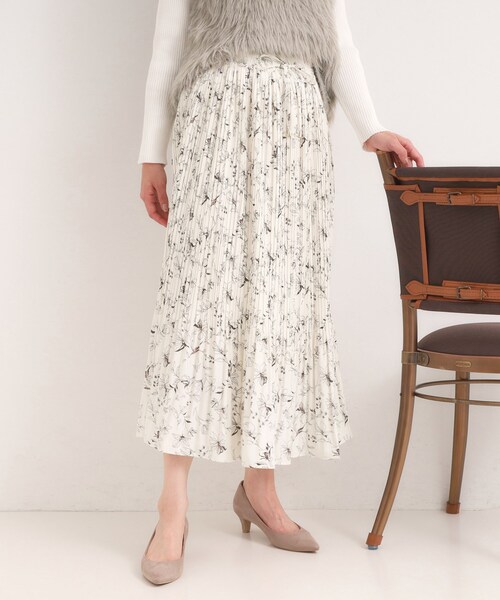 DRESKIP(ドレスキップ)の「【セットアップ可】大人上品な アソートプリーツスカート(スカート・レディース・ブラック/ブラック系5/ネイビー系5/グリーン系/アイボリー系6・00)」の3枚目の写真