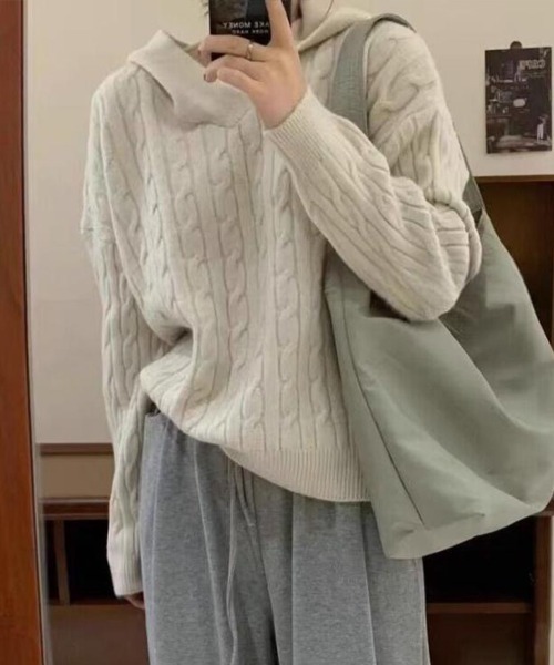 SallyLunn(サリーラン)の「フード付きケーブルニット(ニット/セーター・レディース・ブラウン/アイボリー/グレー・MEDIUM/LARGE)」の2枚目の写真