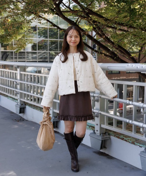 flower（フラワー）の「フォーリングフラワーコート（ノーカラーコート・レディース・ネイビー/アイボリー・FREE）」の8枚目の写真