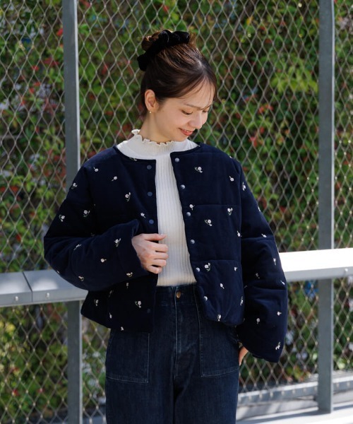 flower（フラワー）の「フォーリングフラワーコート（ノーカラーコート・レディース・ネイビー/アイボリー・FREE）」の12枚目の写真