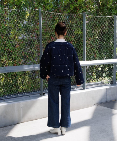 flower（フラワー）の「フォーリングフラワーコート（ノーカラーコート・レディース・ネイビー/アイボリー・FREE）」の17枚目の写真