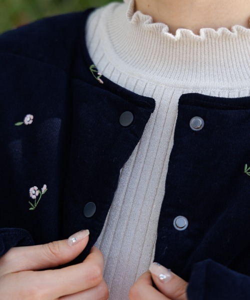 flower（フラワー）の「フォーリングフラワーコート（ノーカラーコート・レディース・ネイビー/アイボリー・FREE）」の18枚目の写真
