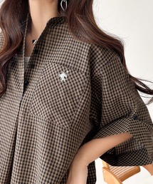 classicalelf（クラシカルエルフ）の「【接触冷感機能付き】サラッと着こなす。胸刺繍入りポケットデザインロールアップサッカーワンピース(ロング丈)（ワンピース）」