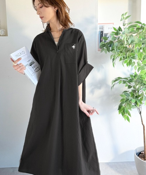 classicalelf(クラシカルエルフ)の「【接触冷感機能付き】サラッと着こなす。胸刺繍入りポケットデザインロールアップサッカーワンピース(ロング丈)(ワンピース・レディース・ブラウン/ブラック×ホワイト/ブラック・X-LARGE/SMALL/MEDIUM/LARGE)」の16枚目の写真