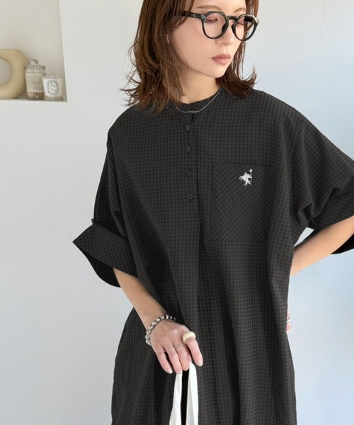 classicalelf(クラシカルエルフ)の「【接触冷感機能付き】サラッと着こなす。胸刺繍入りポケットデザインロールアップサッカーワンピース(ロング丈)(ワンピース・レディース・ブラウン/ブラック×ホワイト/ブラック・X-LARGE/SMALL/MEDIUM/LARGE)」の18枚目の写真