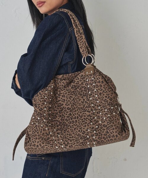 WHO'S WHO gallery（フーズフーギャラリー）の「STUDDED BOSTON BAG（ボストンバッグ・レディース・ブラウン/カーキ/アイボリー/ブラック/キャメル・FREE）」の11枚目の写真