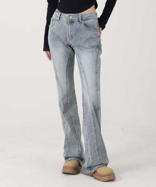 AVANDRESS（アバンドレス ）の「Thin Bootscut Pants DARK BLACK（デニムパンツ・レディース・ダークブラック・SMALL/MEDIUM/LARGE/X-LARGE）」の4枚目の写真