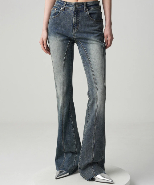 AVANDRESS（アバンドレス ）の「Thin Bootscut Pants DARK BLACK（デニムパンツ・レディース・ダークブラック・SMALL/MEDIUM/LARGE/X-LARGE）」の7枚目の写真