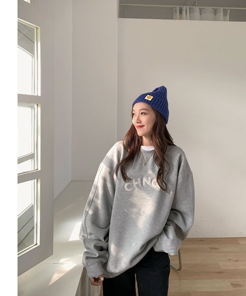 VIBGYOR Women(ヴィブジョー ウィメン)の「【Mayree】 英字デザイン 長袖 トレーナー スウェット(スウェット・レディース・アイボリー/チャコールグレー・MEDIUM/LARGE/X-LARGE)」の12枚目の写真