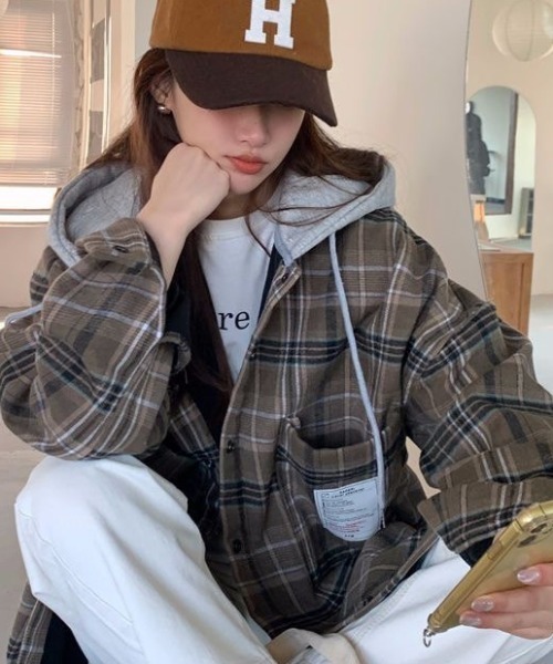 DIAVEL(ディアベル)の「フード付きチェックジャケット裏ボア付き(パーカー・レディース・グレー/ネイビー・M)」の2枚目の写真