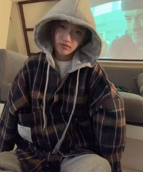 DIAVEL(ディアベル)の「フード付きチェックジャケット裏ボア付き(パーカー・レディース・グレー/ネイビー・M)」の11枚目の写真