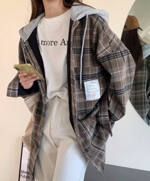 DIAVEL(ディアベル)の「フード付きチェックジャケット裏ボア付き(パーカー・レディース・グレー/ネイビー・M)」の5枚目の写真