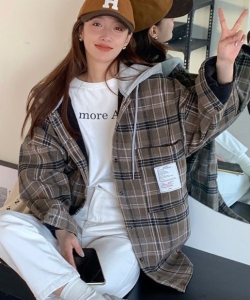 DIAVEL(ディアベル)の「フード付きチェックジャケット裏ボア付き(パーカー・レディース・グレー/ネイビー・M)」の4枚目の写真