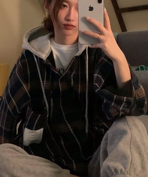 DIAVEL(ディアベル)の「フード付きチェックジャケット裏ボア付き(パーカー・レディース・グレー/ネイビー・M)」の9枚目の写真