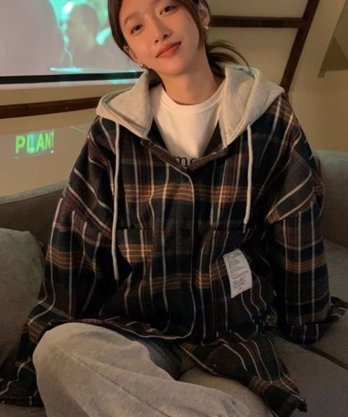 DIAVEL(ディアベル)の「フード付きチェックジャケット裏ボア付き(パーカー・レディース・グレー/ネイビー・M)」の8枚目の写真