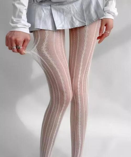 WEGO(ウィゴー)の「WEGO/ラインレースタイツ(タイツ/ストッキング・レディース・ブラウン/ホワイト/ブラック・FREE)」の2枚目の写真