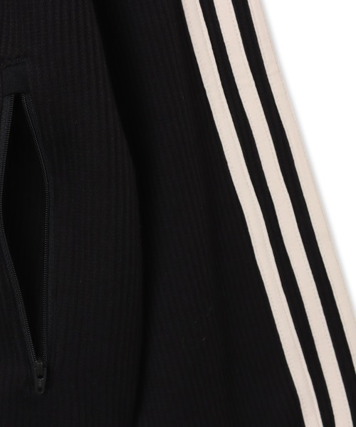 adidas(アディダス)の「adidas WAFFLE CLASSIC TRACK TOP / アディダス ワッフル クラシック トラックトップ【SP】(その他アウター・メンズ・ブラック・XS/S/M/L/XL/XXL)」の5枚目の写真