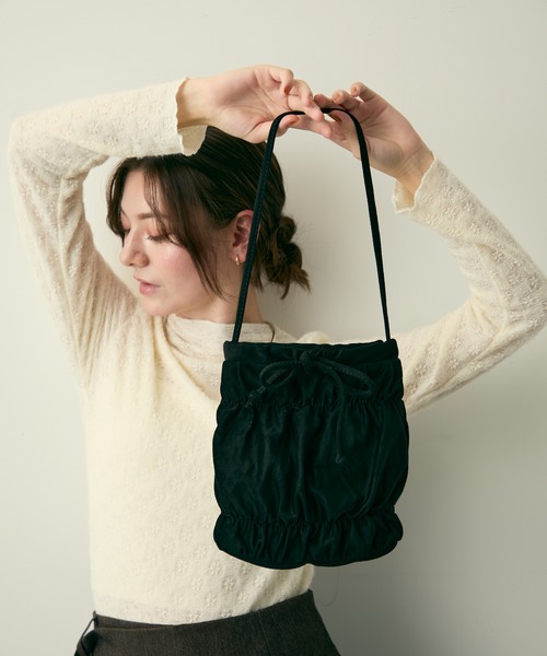 Lunea(ルネア)の「スウェードギャザーショルダーバッグ(ショルダーバッグ・レディース・ブラック/ブラウン/ベージュ・FREE)」の2枚目の写真