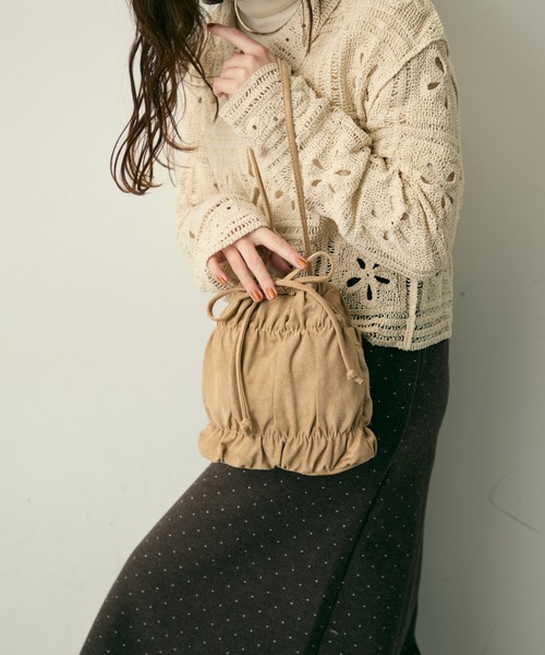 Lunea(ルネア)の「スウェードギャザーショルダーバッグ(ショルダーバッグ・レディース・ブラック/ブラウン/ベージュ・FREE)」の7枚目の写真