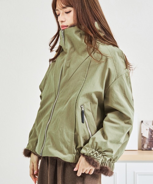 MISCH MASCH(ミッシュマッシュ)の「ZOZO限定 ファー襟ボリュームブルゾン(ブルゾン・レディース・ブラック/カーキ・フリ-)」の10枚目の写真