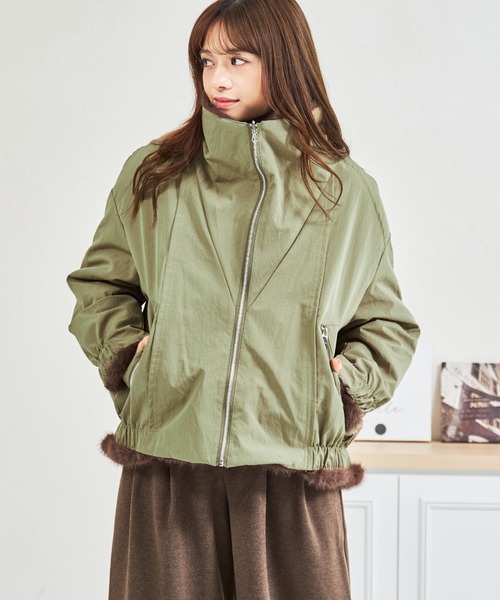 MISCH MASCH(ミッシュマッシュ)の「ZOZO限定 ファー襟ボリュームブルゾン(ブルゾン・レディース・ブラック/カーキ・フリ-)」の11枚目の写真