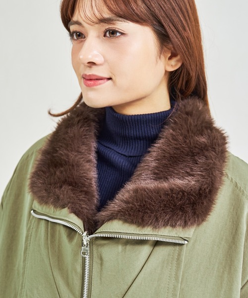 MISCH MASCH(ミッシュマッシュ)の「ZOZO限定 ファー襟ボリュームブルゾン(ブルゾン・レディース・ブラック/カーキ・フリ-)」の14枚目の写真