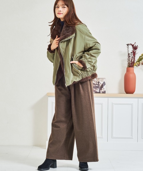 MISCH MASCH(ミッシュマッシュ)の「ZOZO限定 ファー襟ボリュームブルゾン(ブルゾン・レディース・ブラック/カーキ・フリ-)」の18枚目の写真