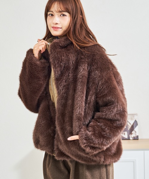 MISCH MASCH(ミッシュマッシュ)の「ZOZO限定 ファー襟ボリュームブルゾン(ブルゾン・レディース・ブラック/カーキ・フリ-)」の22枚目の写真