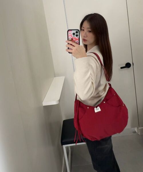 LADY VOLUME(レディーボリューム)の「V-NECK WOOL BUTTON KNIT CARDIGAN_BEIGE(カーディガン/ボレロ・レディース・その他・SMALL/MEDIUM)」の5枚目の写真