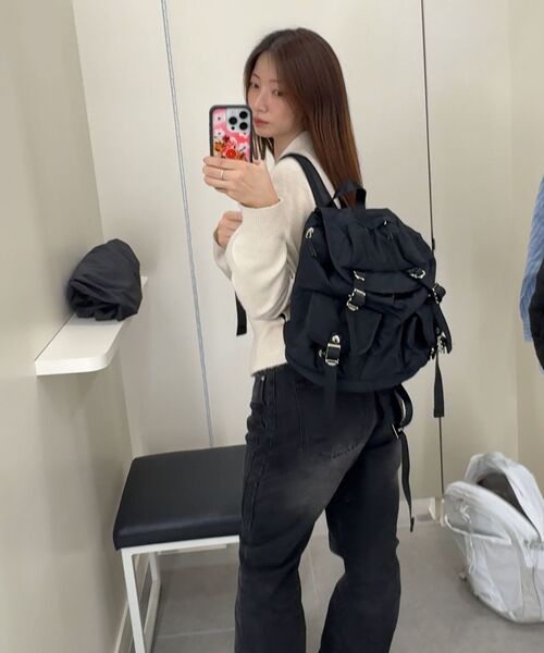 LADY VOLUME(レディーボリューム)の「V-NECK WOOL BUTTON KNIT CARDIGAN_BEIGE(カーディガン/ボレロ・レディース・その他・SMALL/MEDIUM)」の6枚目の写真