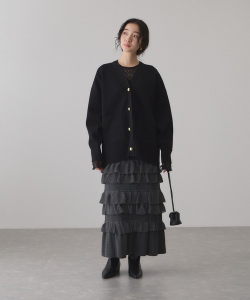 ADAM ET ROPE'（アダムエロペ）の「【サステナブル】ロゴボタンミドルカーディガン（カーディガン/ボレロ・レディース・ブラック/オレンジ系その他/オフホワイト・FREE）」の6枚目の写真