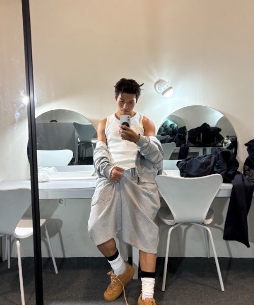 DAUSPICE(ディーオスピス)の「(DUC) Symbol Hoodie Zip-up Grey(パーカー・レディース・チャコールグレー・MEDIUM/LARGE)」の2枚目の写真