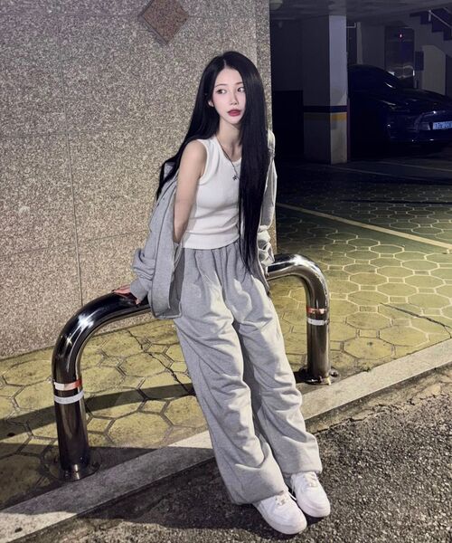 DAUSPICE(ディーオスピス)の「(DUC) Symbol Hoodie Zip-up Grey(パーカー・レディース・チャコールグレー・MEDIUM/LARGE)」の6枚目の写真