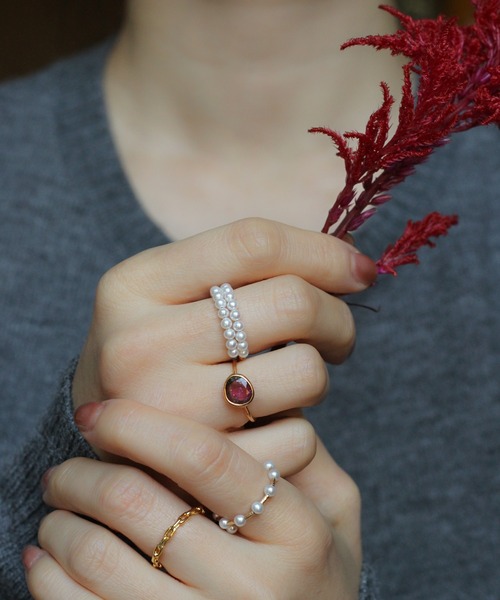 NOIR DE POUPEE（ノワールドプーペ）の「Pearl Flow K18 淡水パールワイヤーリング　バーとばし（リング・レディース・ホワイト・FREE）」の6枚目の写真