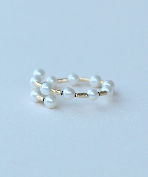 NOIR DE POUPEE（ノワールドプーペ）の「Pearl Flow K18 淡水パールワイヤーリング　バーとばし（リング・レディース・ホワイト・FREE）」の4枚目の写真