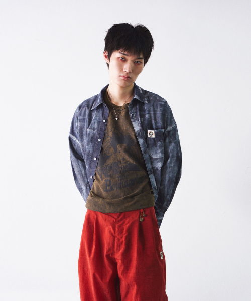 CONECTX(コネクト エックス)の「Hand painted denim shirts (dark ver.)(シャツ/ブラウス・レディース・その他・MEDIUM/LARGE)」の1枚目の写真