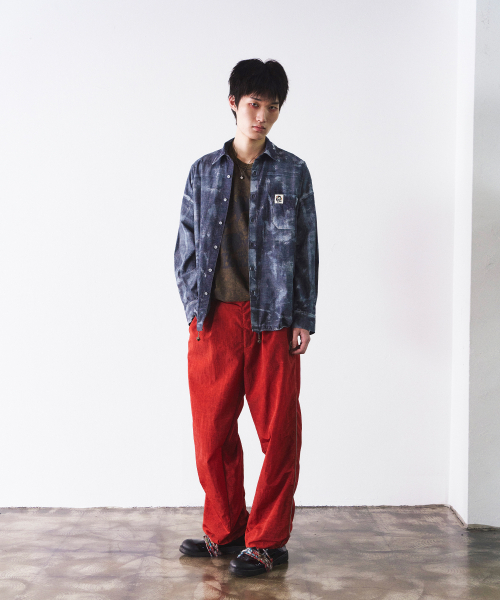 CONECTX(コネクト エックス)の「Hand painted denim shirts (dark ver.)(シャツ/ブラウス・レディース・その他・MEDIUM/LARGE)」の2枚目の写真