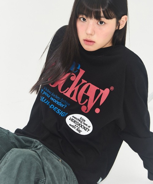 Video Jockey(ビデオジョッキー)の「【UNISEX】VIDEO JOCKEY/Video Market ロンT(Tシャツ/カットソー・レディース・ブラック/ホワイト・MEDIUM/SMALL)」の6枚目の写真