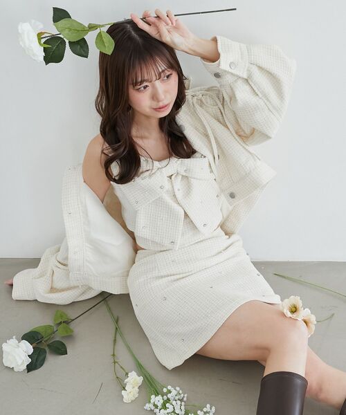 MAJESTIC LEGON（マジェスティックレゴン）の「ビジューリボンGジャン（ブルゾン・レディース・ブラック/サックスブルー/ピンクベージュ/アイボリー・MEDIUM/SMALL）」の5枚目の写真