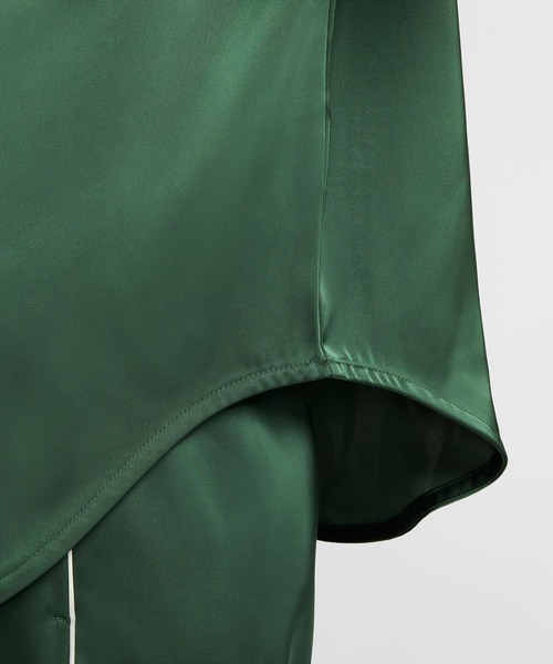 NIKE(ナイキ)の「NIKE AS W NSW OFFLN WVN STN LS TOP / ナイキ ウィメンズ NSW OFFLN ウーヴン STN L/S トップ 【SP】(シャツ/ブラウス・レディース・ブラック/グリーン・S/M/L)」の7枚目の写真