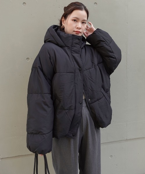 CORNERS（コーナーズ）の「裾ラウンドフェイクダウンブルゾン（ブルゾン・レディース・ライトベージュ/ブラック/アイボリー・M）」の8枚目の写真